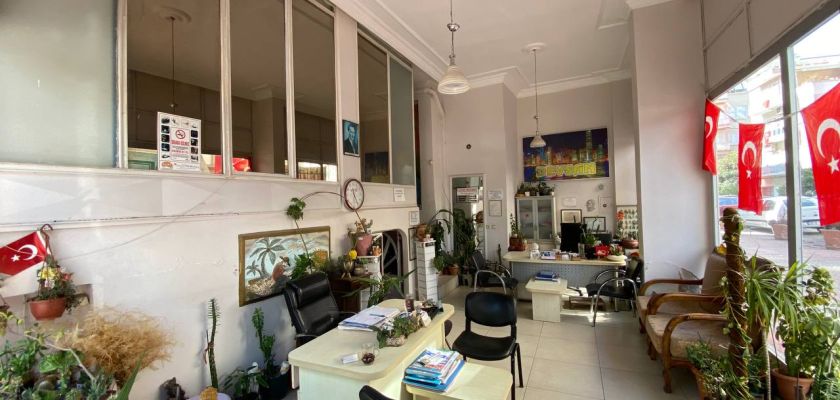 Mersin Yenişehir Cumhuriyet Mahallesi Satılık Köşe Başı Dükkan